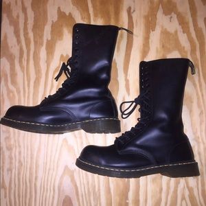 Dr Martens steel toe size 12 men 14 eyelet